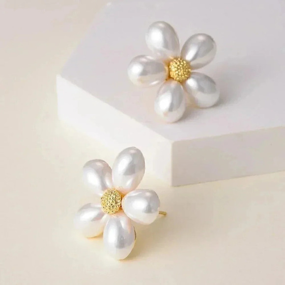Multicolor Women's Jewelry Faux Pearl Decor Flower Design Stud Earrings - Picture 3 of 5